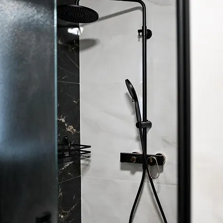 Newly Renovated Luce Задар