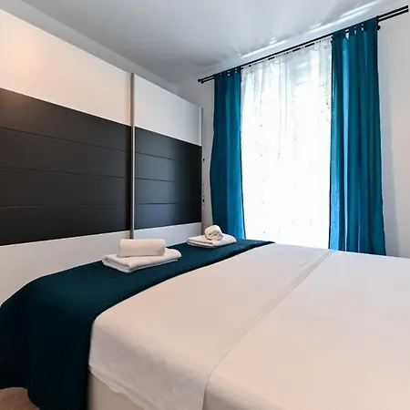 Newly Renovated Luce Appartement *